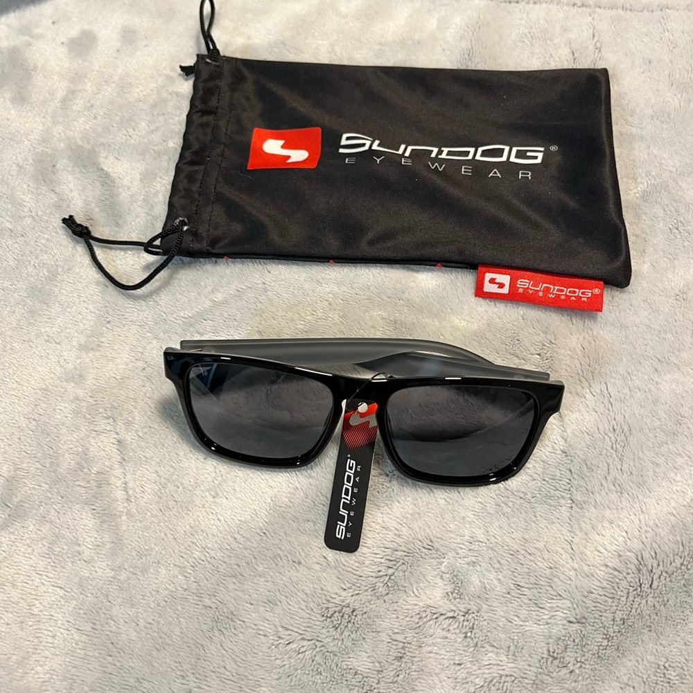NWT Black SundogSunglasses Unisex.